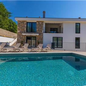 5 bedroom villa with pool near Crikvenica, sleeps 10